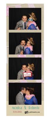 Фотокабинка в Марбелье. Чёрный экран с персонализироанными фото