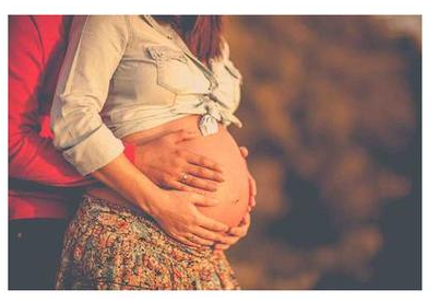 Фотосъемка от Агентства Элой Муньос - Беременная женщина в солнечном свете