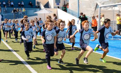 Aloha College kids sprinting