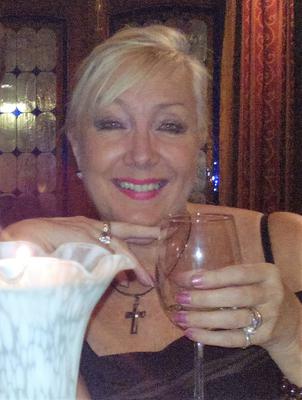 Multilingual customer service specialist