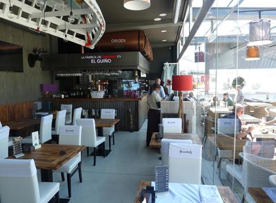 El Guino on the Boulevard