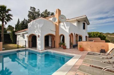 Installing a Pool Fence is now a key decider when families are choosing a rental villa..