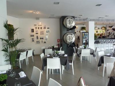 2 working beer vats in the restaurant