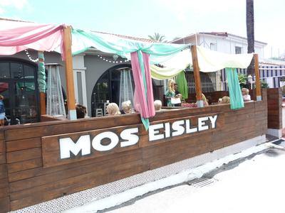 The approach to Mos Eisley