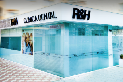 best dentist in marbella