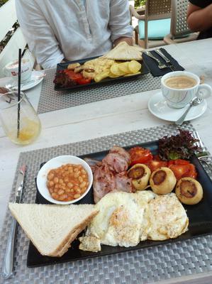 Breakfast at Tanino's