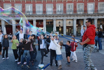 Bubble entertainer Plaza Mayor