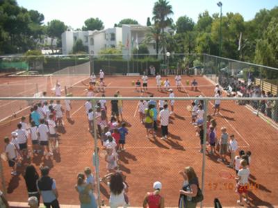Childrens tennis training is great fun and great exercise