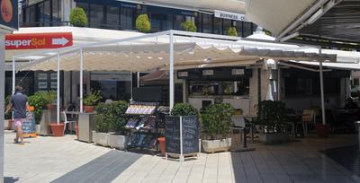 Zest Cafe in Centro Plaza